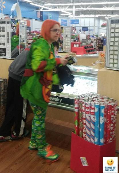 Weird People In Stores (57 pics)