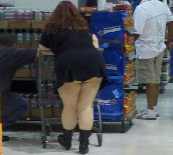 Weird People In Shops (55 pics)