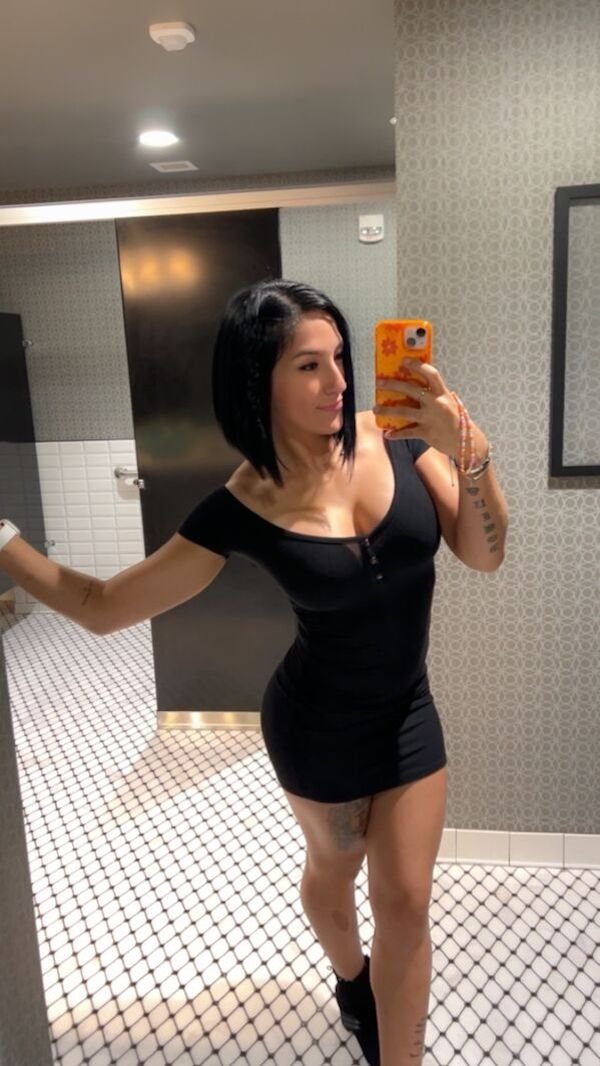 Girls In Dresses (48 pics)