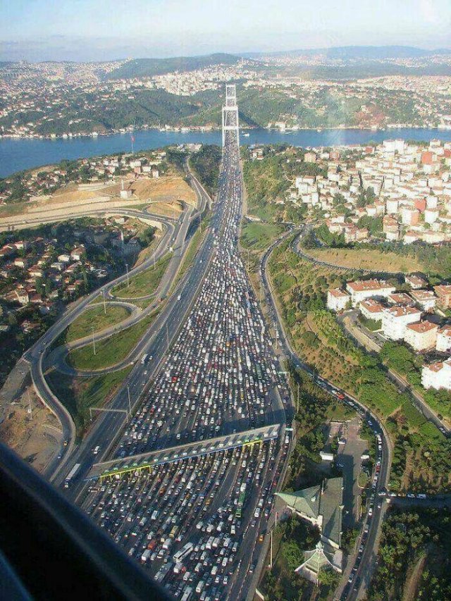 Urban Dystopia In Real Life (18 pics)