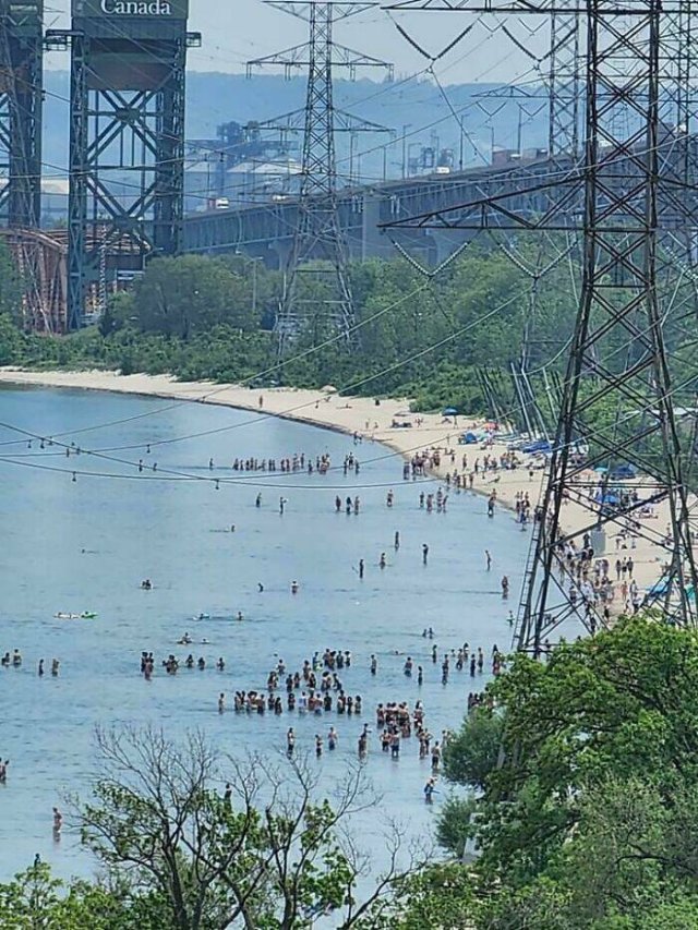 Urban Dystopia In Real Life (18 pics)
