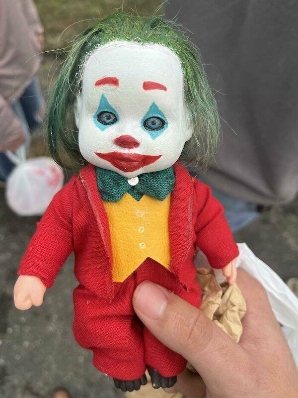 Unusual Finds In Thrift Shops (26 pics)