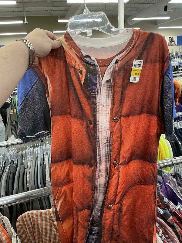 Unusual Finds In Thrift Shops (26 pics)