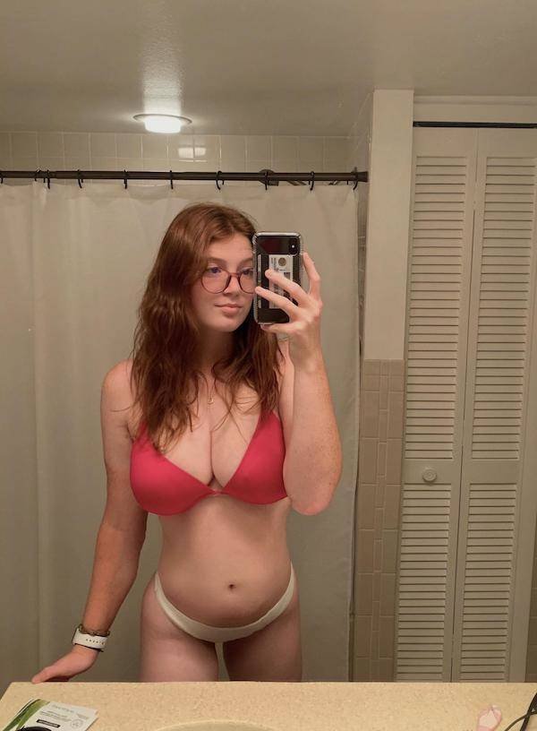 Girls In Glasses (46 pics)