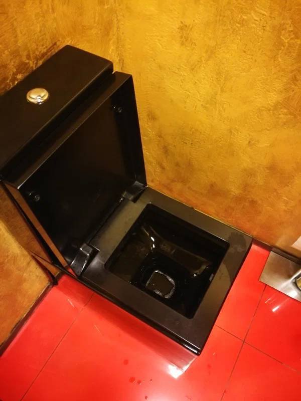 Weird Restrooms (29 pics)