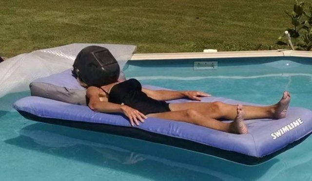 What Is Going On Here? (57 pics)