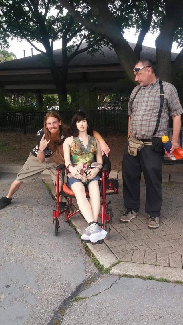 What Is Going On Here? (57 pics)