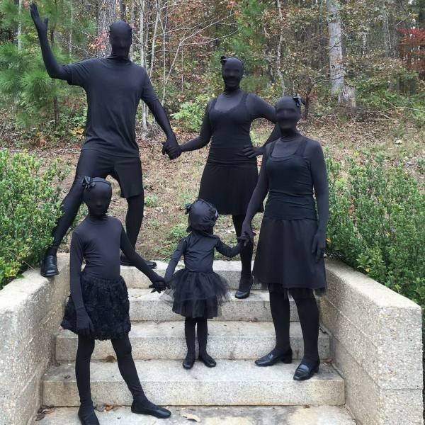 What Is Going On Here? (57 pics)