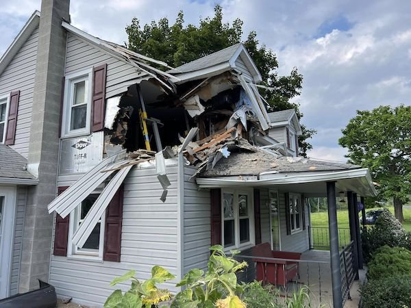 How Did The Car Crash Into The Second Floor Of The House? (18 pics)