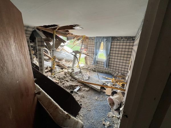 How Did The Car Crash Into The Second Floor Of The House? (18 pics)