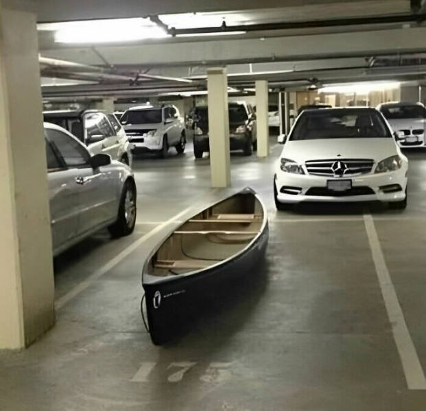 What Is Going On Here? (29 pics)