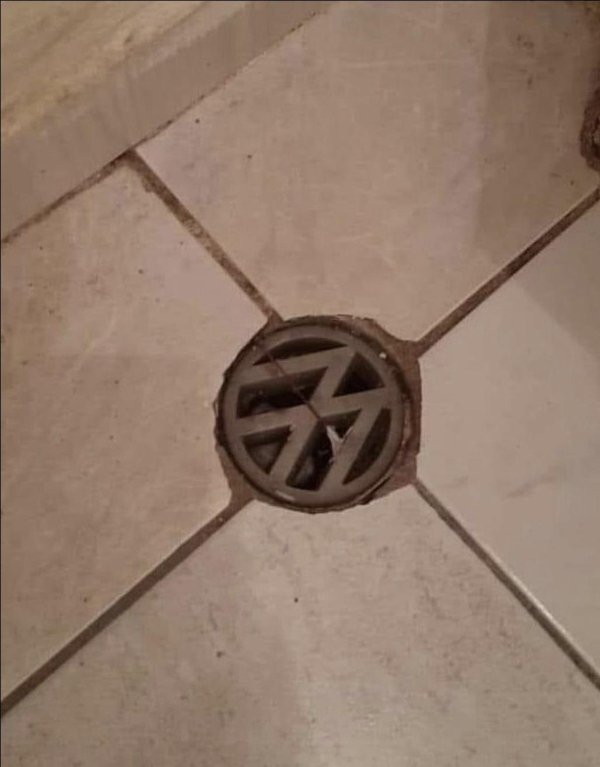 Odd Finds And Situations (27 pics)