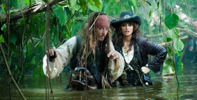 Movies That Made Over A Billion Dollars (27 pics)