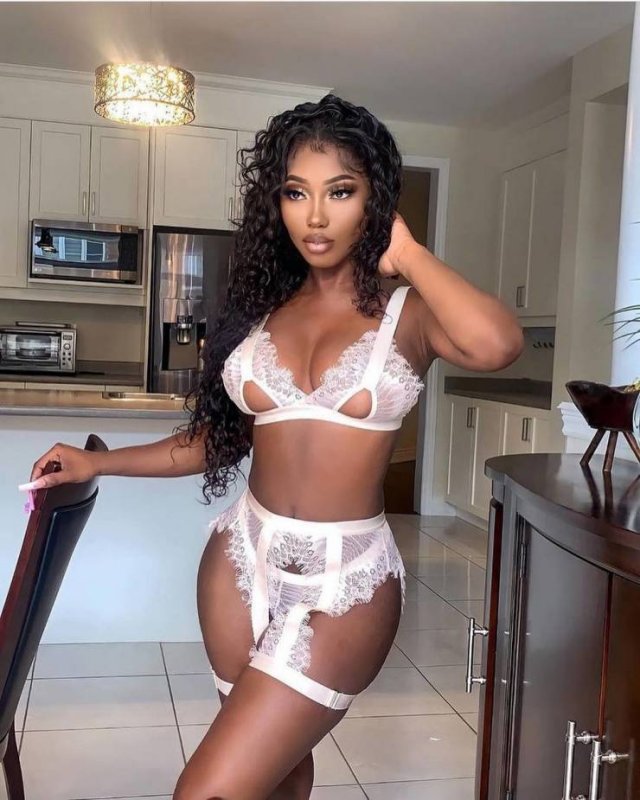 Girls In Lingerie (45 pics)