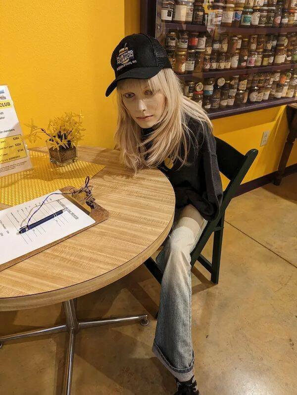 Creepy Mannequins (21 pics)