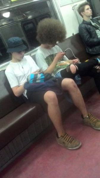 Weird People In The Subway (33 pics)