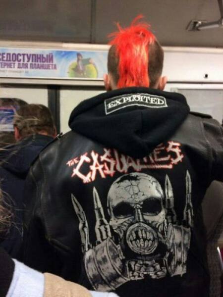 Weird People In The Subway (33 pics)