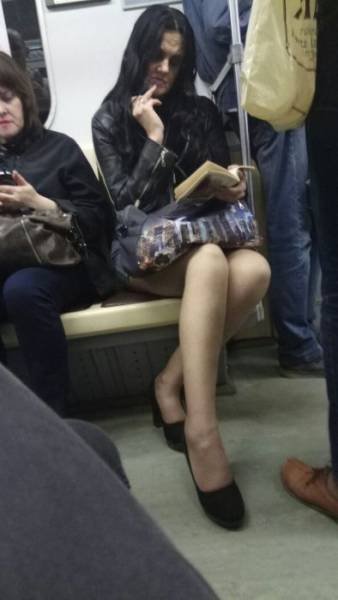 Weird People In The Subway (33 pics)
