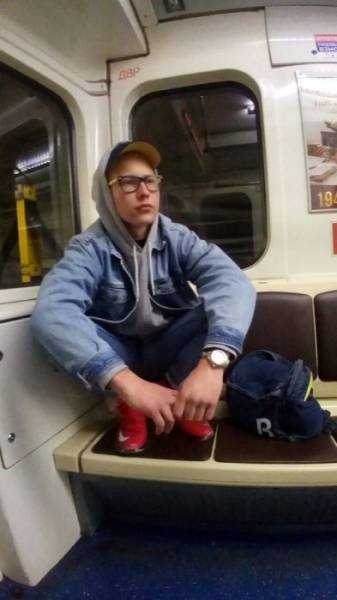 Weird People In The Subway (33 pics)