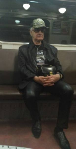 Weird People In The Subway (33 pics)