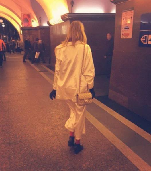 Weird People In The Subway (33 pics)