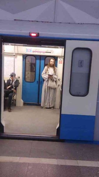 Odd People In The Subway (51 pics)