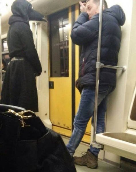 Odd People In The Subway (51 pics)