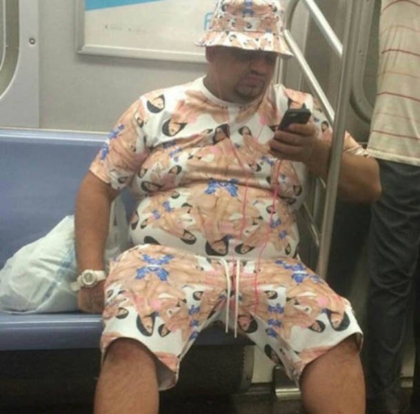 Odd People In The Subway (51 pics)