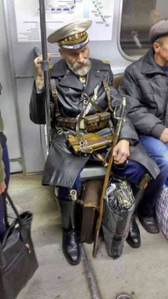 Odd People In The Subway (51 pics)