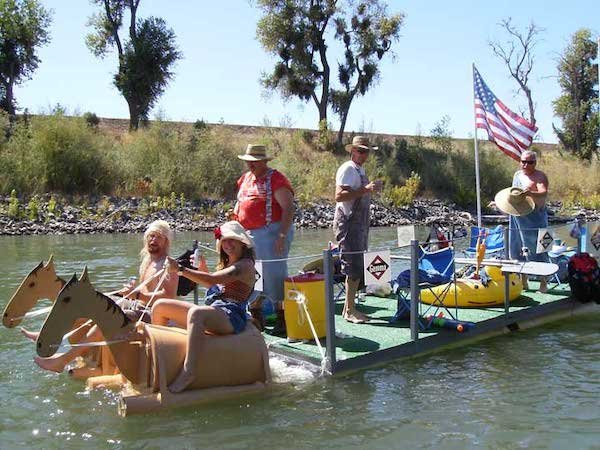 Redneck DIY Crafts (33 pics)