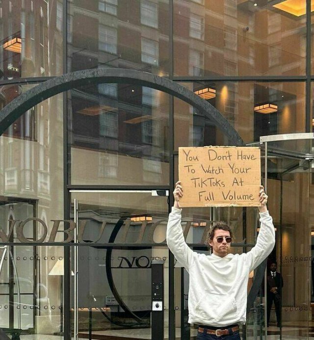 Funny And Truthful Thoughts Of A Guy With A Sign (20 pics)