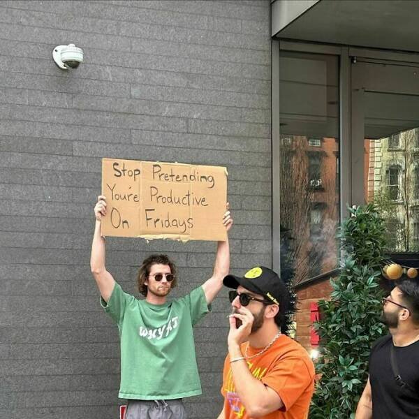 Funny And Truthful Thoughts Of A Guy With A Sign (20 pics)