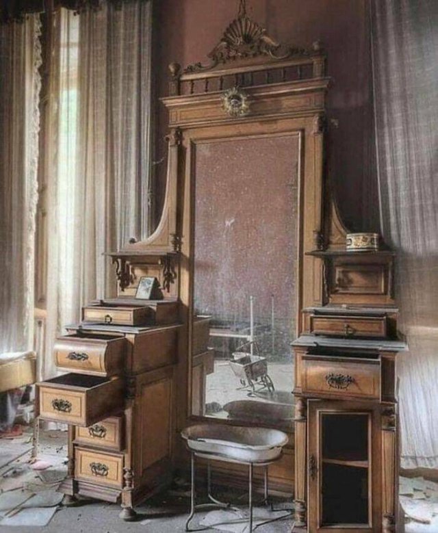 Beautiful Abandoned Places (25 pics)