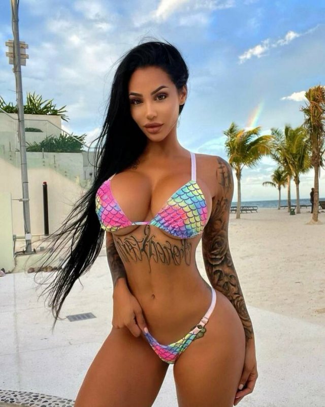Tattooed Girls (50 pics)