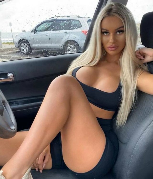 Girls And Cars (49 pics)