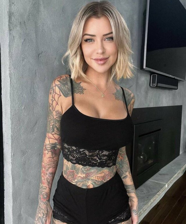 Tattooed Girls (50 pics)