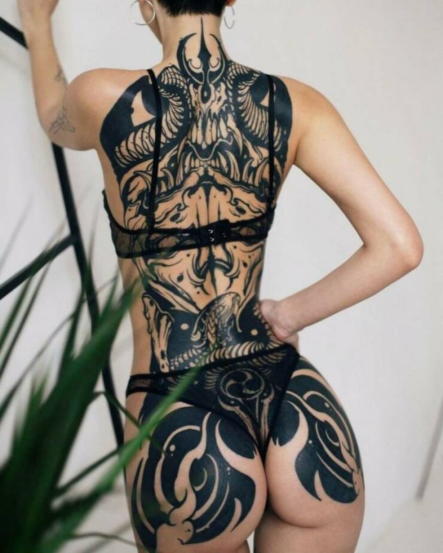 Tattooed Girls (50 pics)