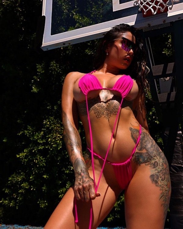 Hot Girls (39 pics)