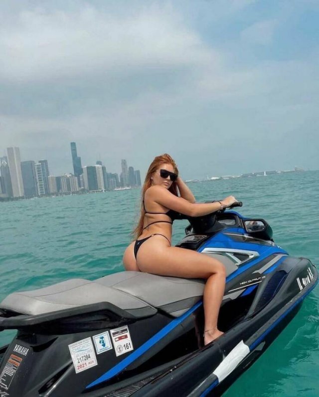 Hot Girls (51 pics)