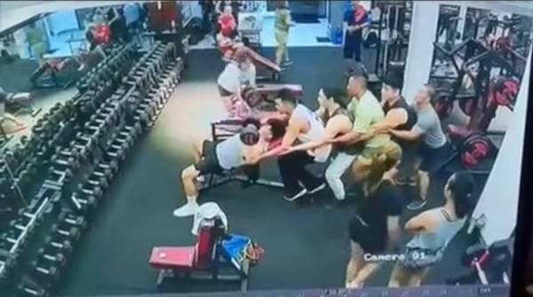 What Is Going On Here? (40 pics)