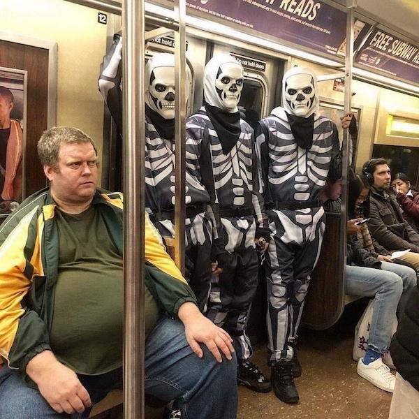Strange People In The Subway (31 pics)