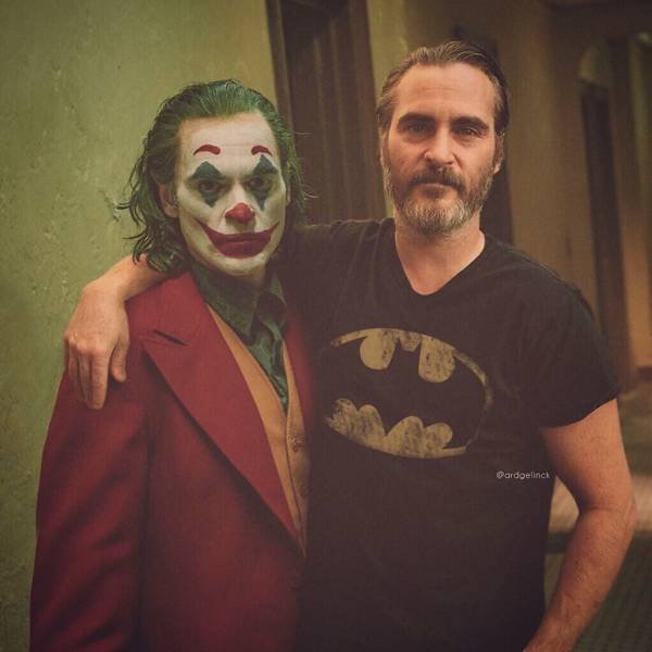 Actors With Their Famous Characters (28 pics)