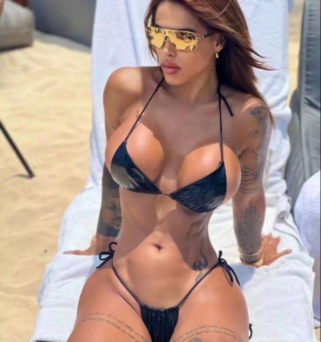 Girls With Tan Lines (48 pics)