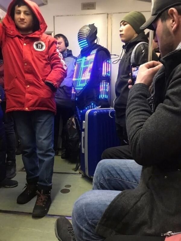Strange People In The Subway (32 pics)