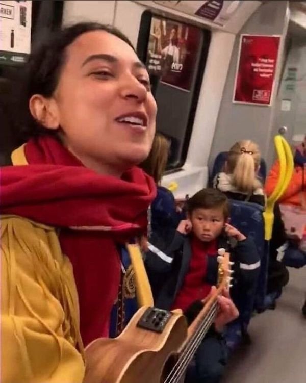 Strange People In The Subway (32 pics)