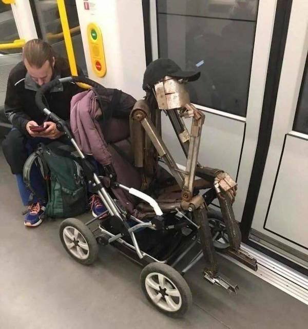 Strange People In The Subway (32 pics)