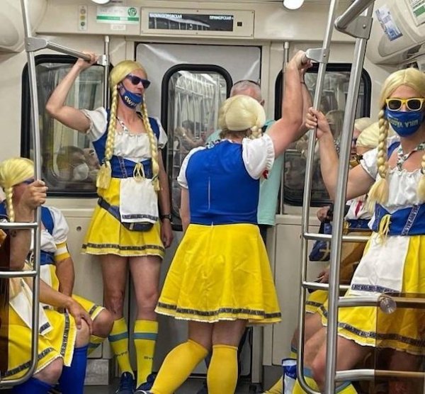 Strange People In The Subway (32 pics)