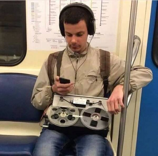 Strange People In The Subway (32 pics)