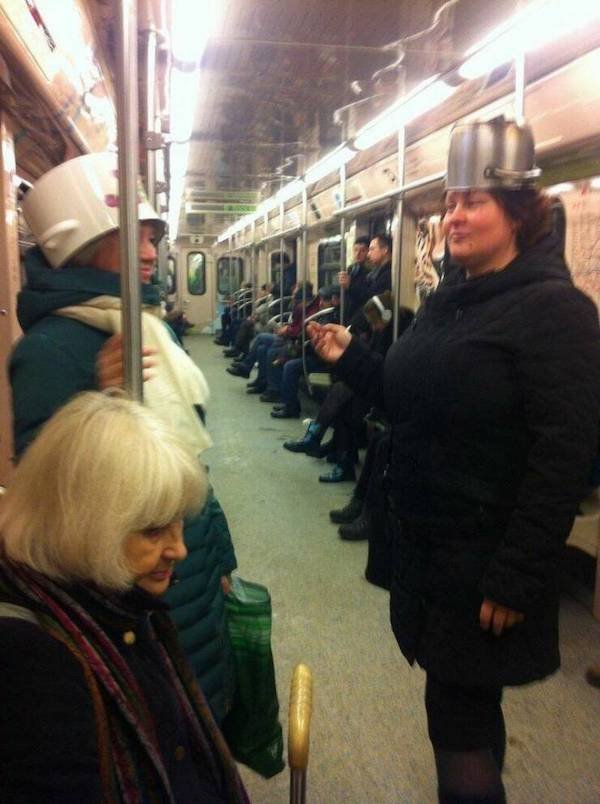 Strange People In The Subway (32 pics)