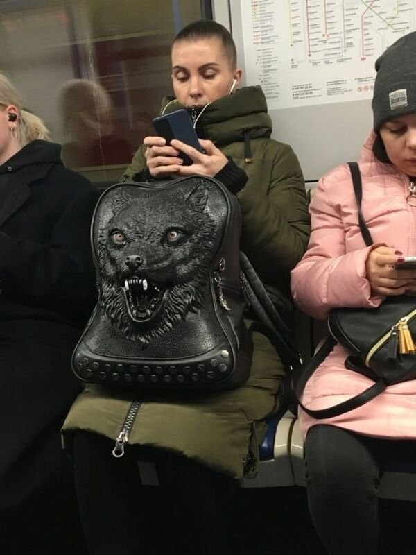 Strange People In The Subway (32 pics)